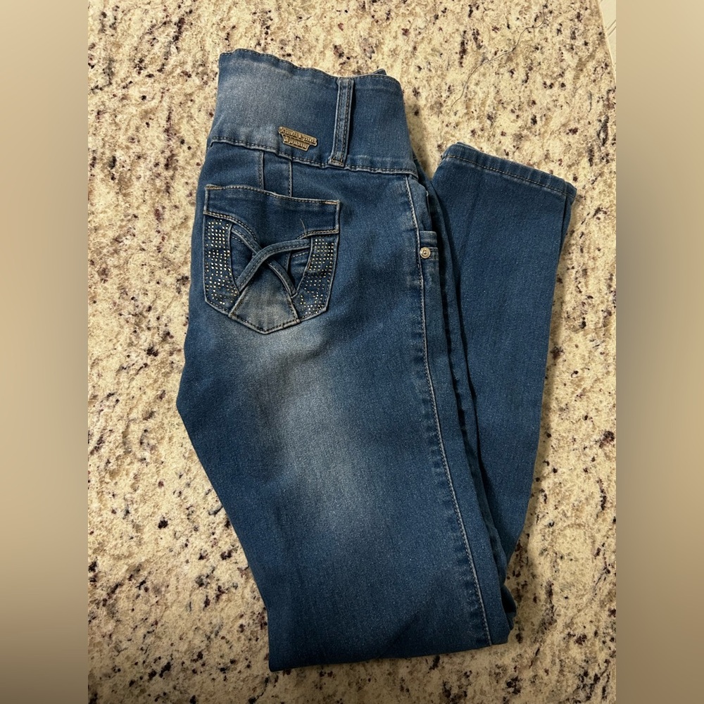 Tush Push Cute Jeans - Picture 2 of 13